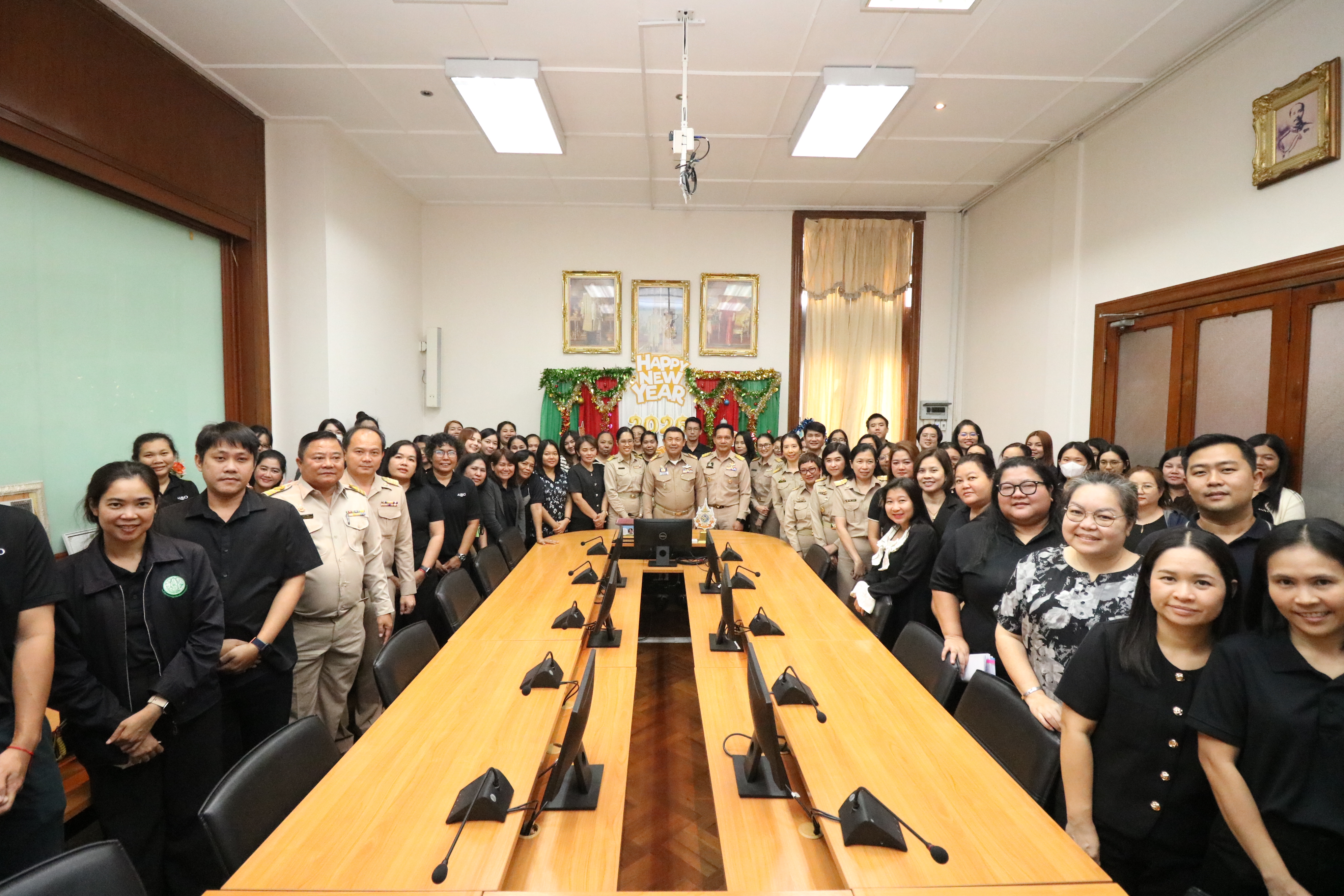 title - ส.ป.ก. ร่วมกัน สวัสดีปีใหม่ ผู้บริหารสำนักงานการปฏิรูปที่ดินเพื่อเกษตรกรรม พร้อมรับพรต้อนรับปีใหม่ 2569